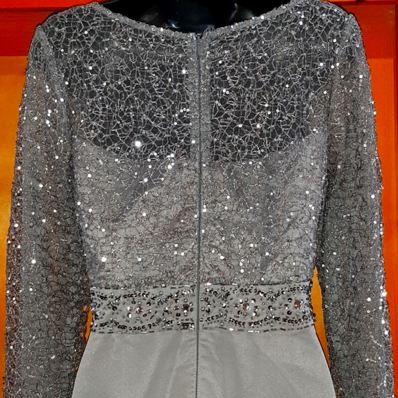 Decode 1.8 full length formal dress size 10 - Picture 5 of 5